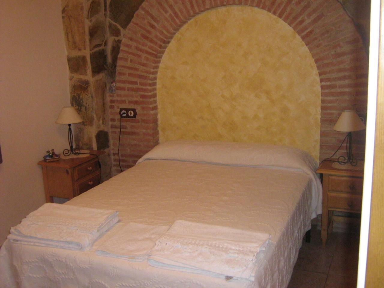 Hostal Sara Villafeliche Exterior photo